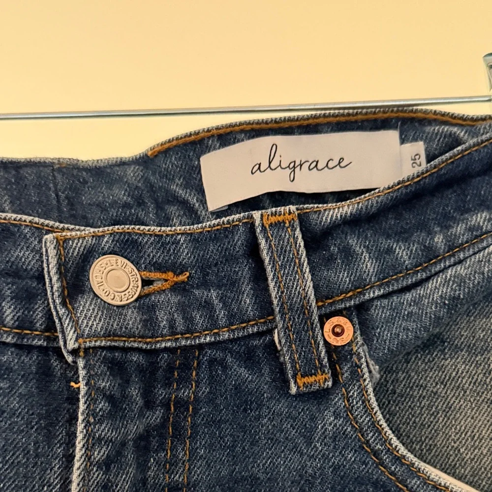 Woman’s Shop Aligrace Reworked Blue Jeans - Picture 2 of 5